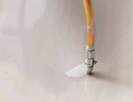 海南瓷砖空鼓维修公司专业解答在瓷砖铺贴过程中，如果使用的砂料过粗（如全部使用了粗砂），可能会导致以下问题